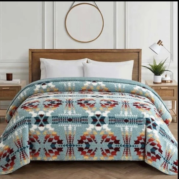 Pendleton Bedding Pendleton Sherpa Fleece Blanket Size King Color